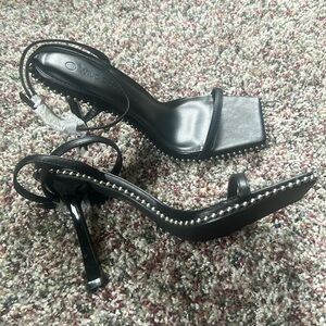 Women’s heels size 8